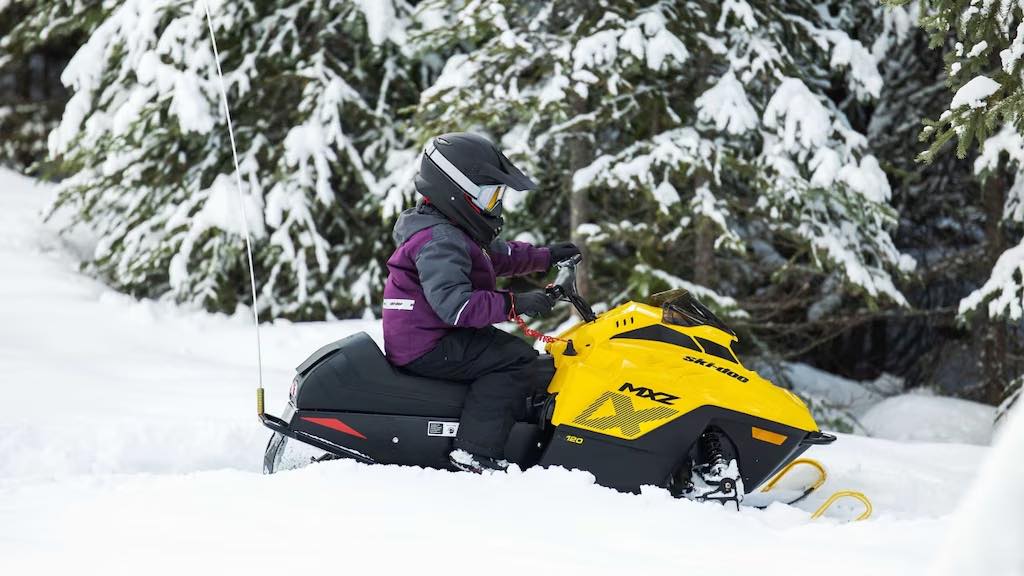 ski-doo-2026/MXZ 200